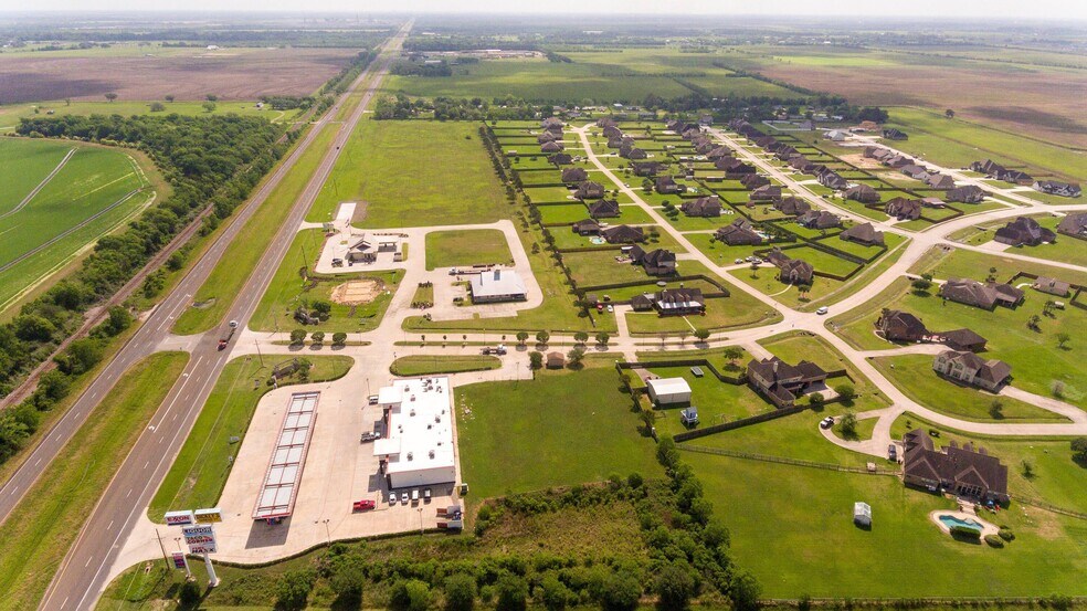 14873 Hwy 90, Beaumont, TX à vendre - Photo du bâtiment - Image 2 de 14