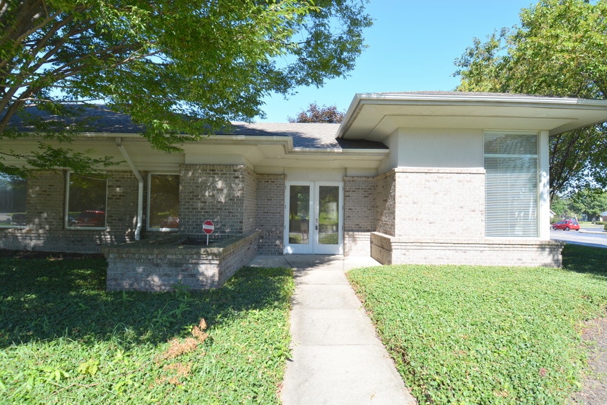 5963 Kentshire Dr, Kettering, OH for lease - Building Photo - Image 3 of 14