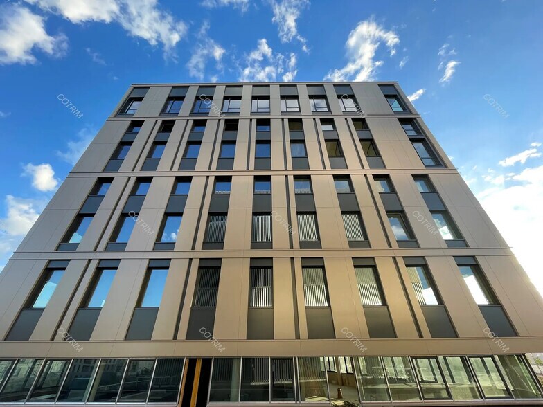 Bureau dans Reims à louer - Photo du bâtiment - Image 2 de 7
