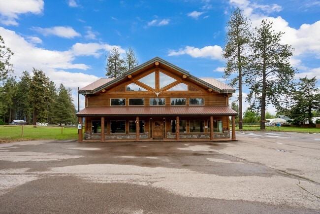 More details for 2400 9th St W, Columbia Falls, MT - Retail for Sale