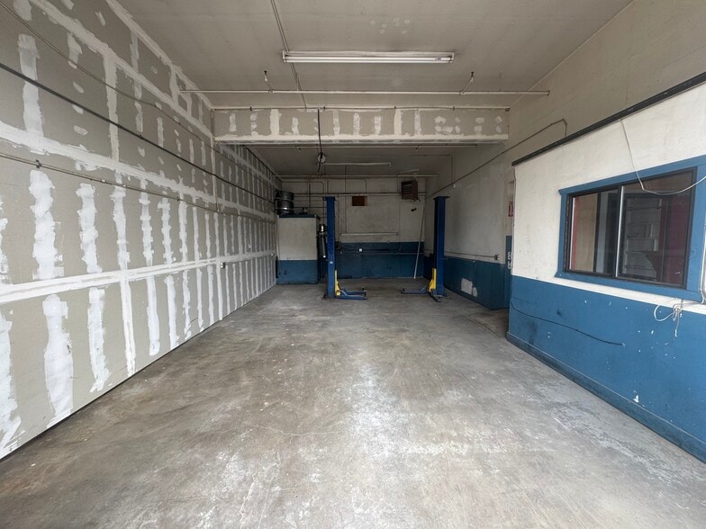 1748 D St, South Lake Tahoe, CA for lease - Building Photo - Image 3 of 6