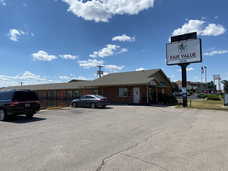 1607 N Lacrosse St, Rapid City, SD à vendre - Photo du bâtiment - Image 1 de 1