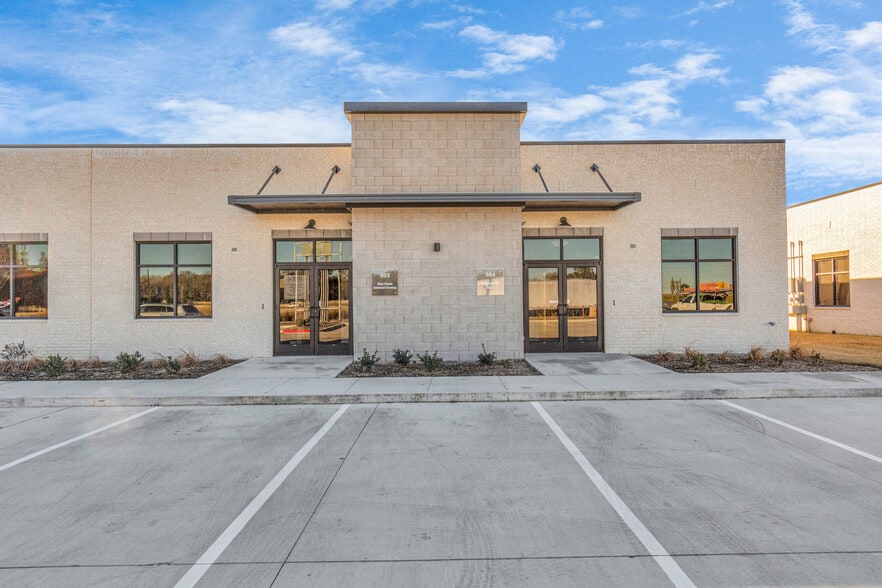 26077 Nelson Way, Katy, TX for lease - Building Photo - Image 3 of 24