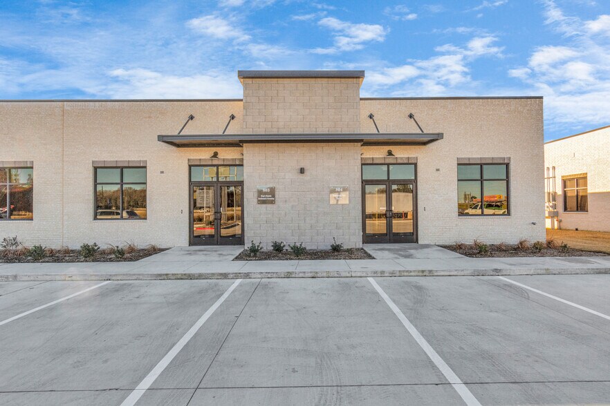26077 Nelson Way, Katy, TX à louer - Photo du bâtiment - Image 3 de 24