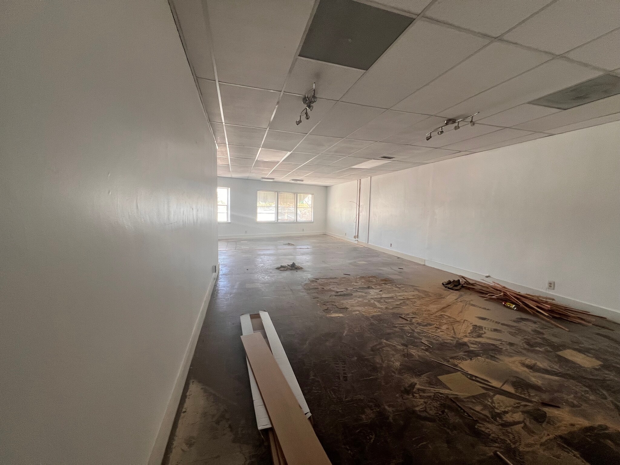 4419-4421 Lankershim Blvd, North Hollywood, CA for lease Interior Photo- Image 1 of 5