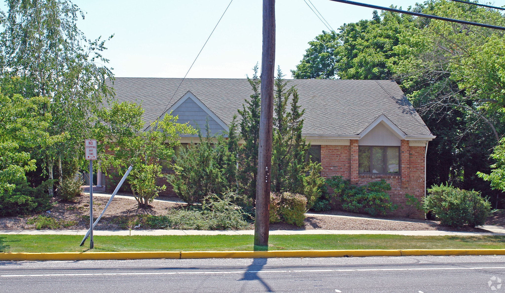 633 E Main St, Riverhead, NY for lease Primary Photo- Image 1 of 3