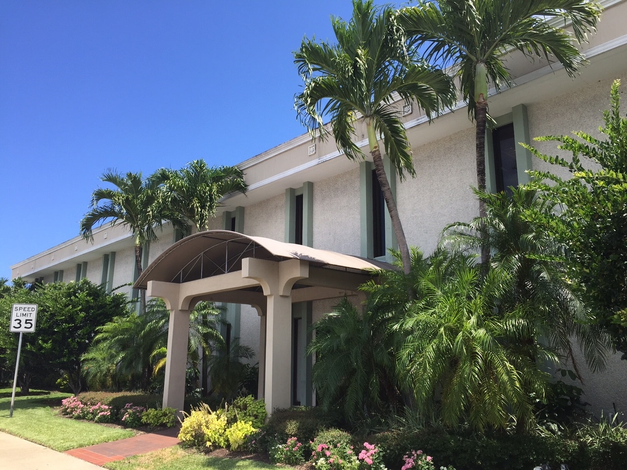 1400 E Oakland Park Blvd, Oakland Park, FL for lease Primary Photo- Image 1 of 10