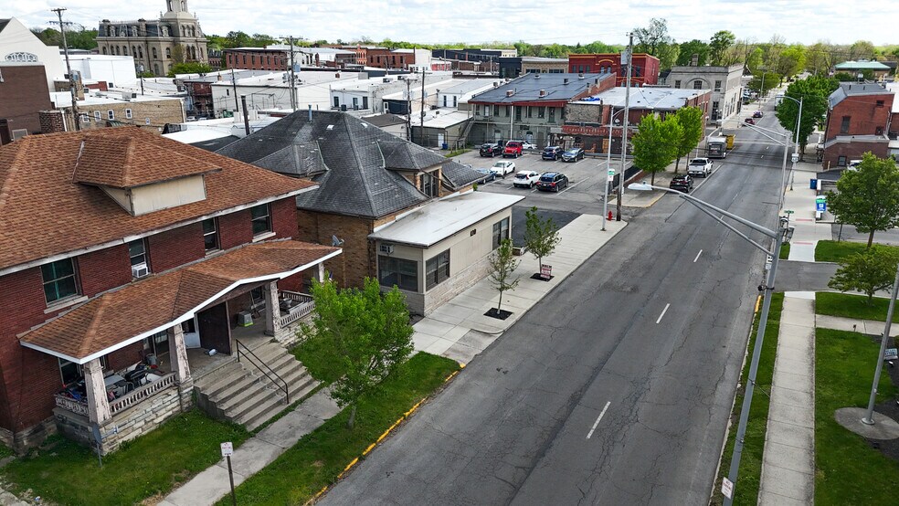 130 N Detroit St, Bellefontaine, OH à louer - Photo du bâtiment - Image 3 de 21