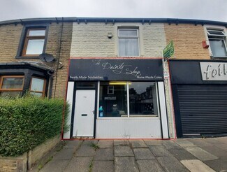 Plus de détails pour 62 Lyndhurst Rd, Burnley - Commerce de détail à louer