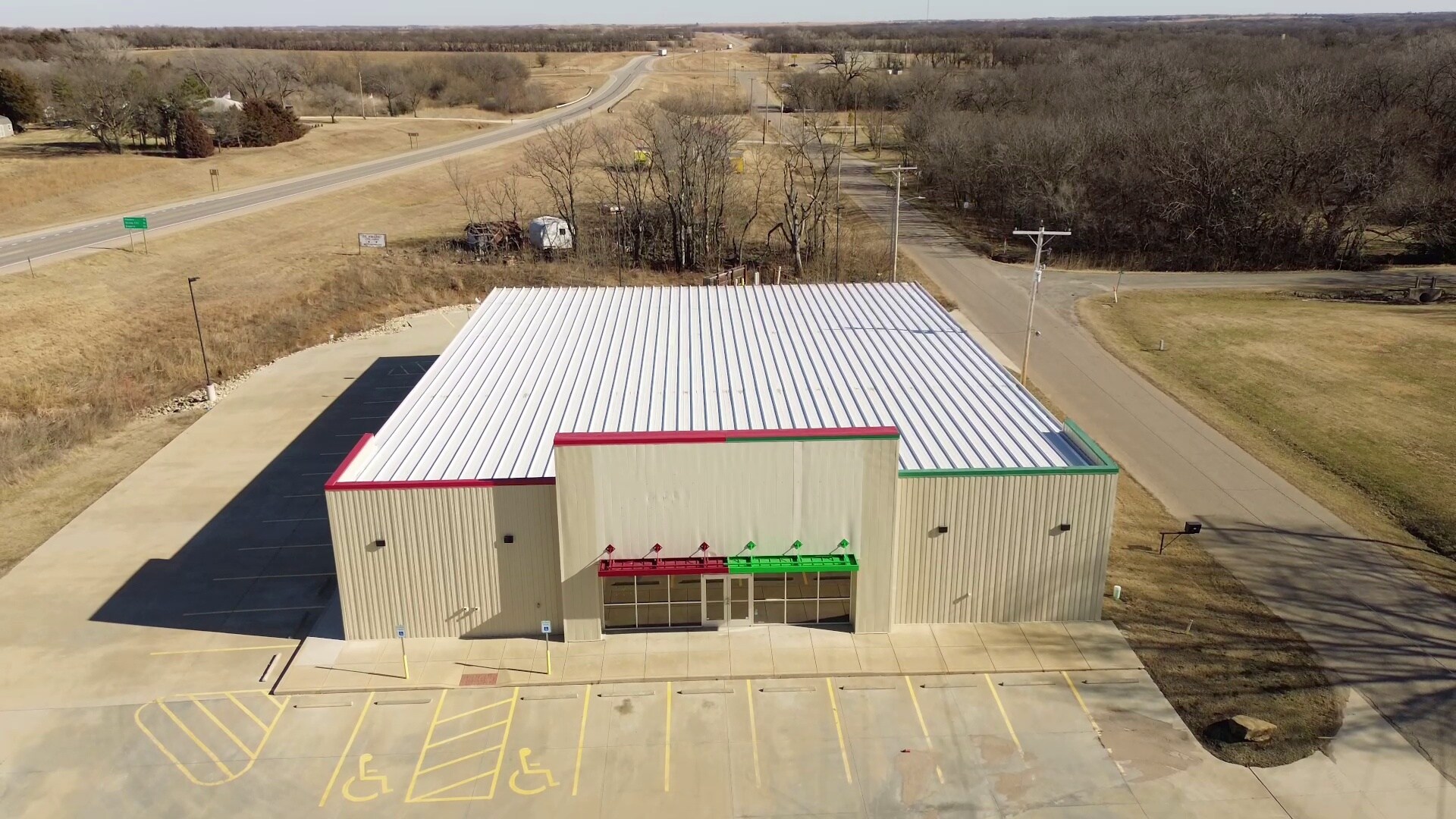 309 E 9th St, Peabody, KS for lease Primary Photo- Image 1 of 17