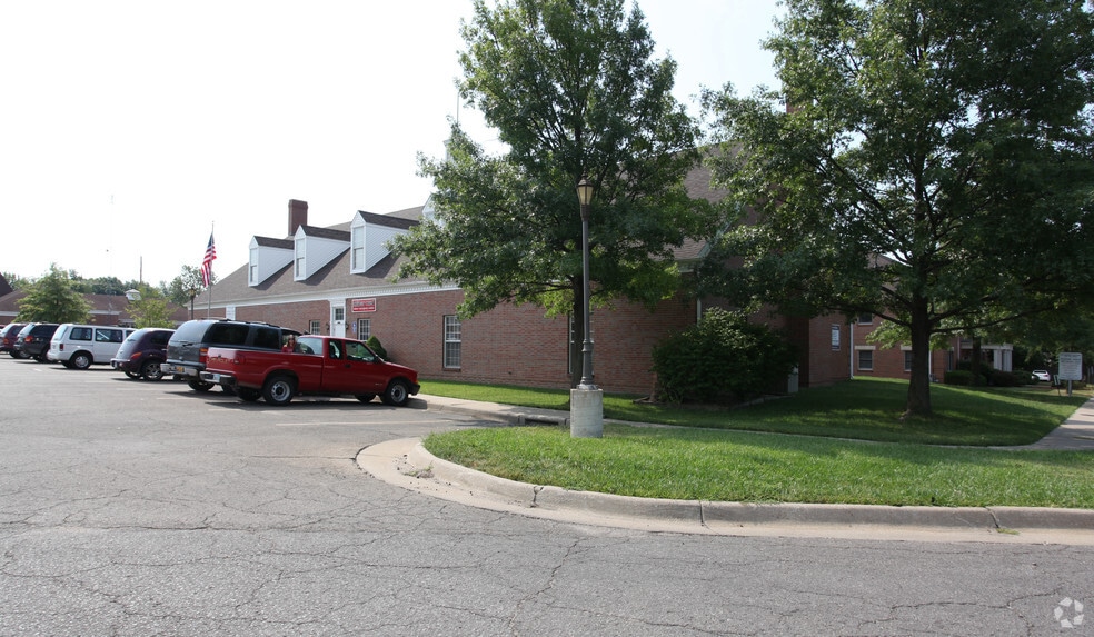 1119 SW Gage Blvd, Topeka, KS à louer - Photo du bâtiment - Image 2 de 9