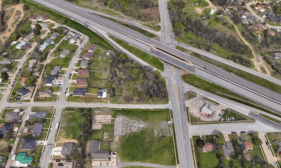2500 Martin Luther King Jr Fwy, Fort Worth, TX à vendre - Photo du bâtiment - Image 2 de 4
