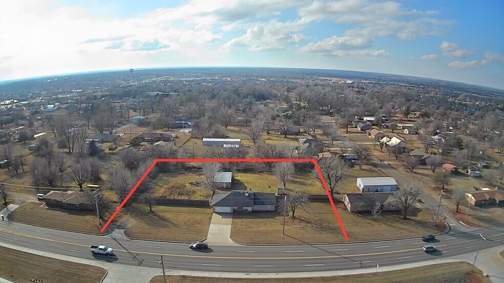 519 N Sara Rd, Mustang, OK à vendre - Photo du bâtiment - Image 2 de 3