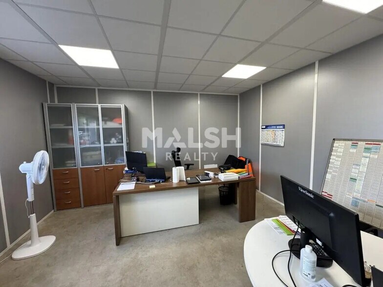 Office in Sorbiers for lease - Interior Photo - Image 2 of 3