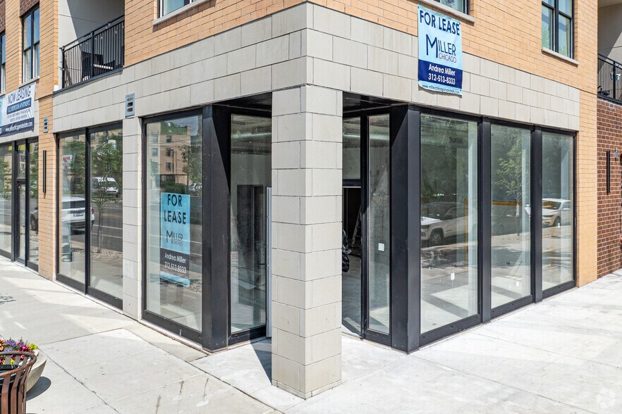 1138 W Belmont Ave, Chicago, IL à louer - Photo du bâtiment - Image 3 de 3