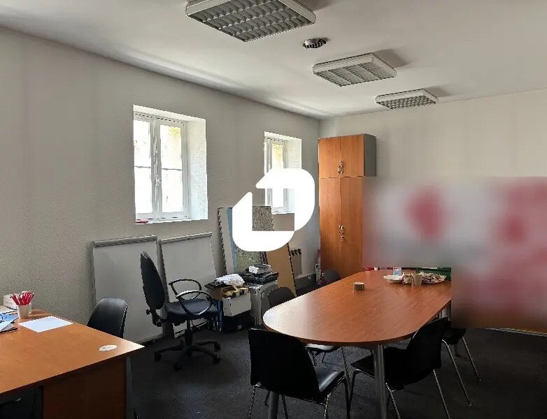 Office in Bordeaux for lease Interior Photo- Image 1 of 7