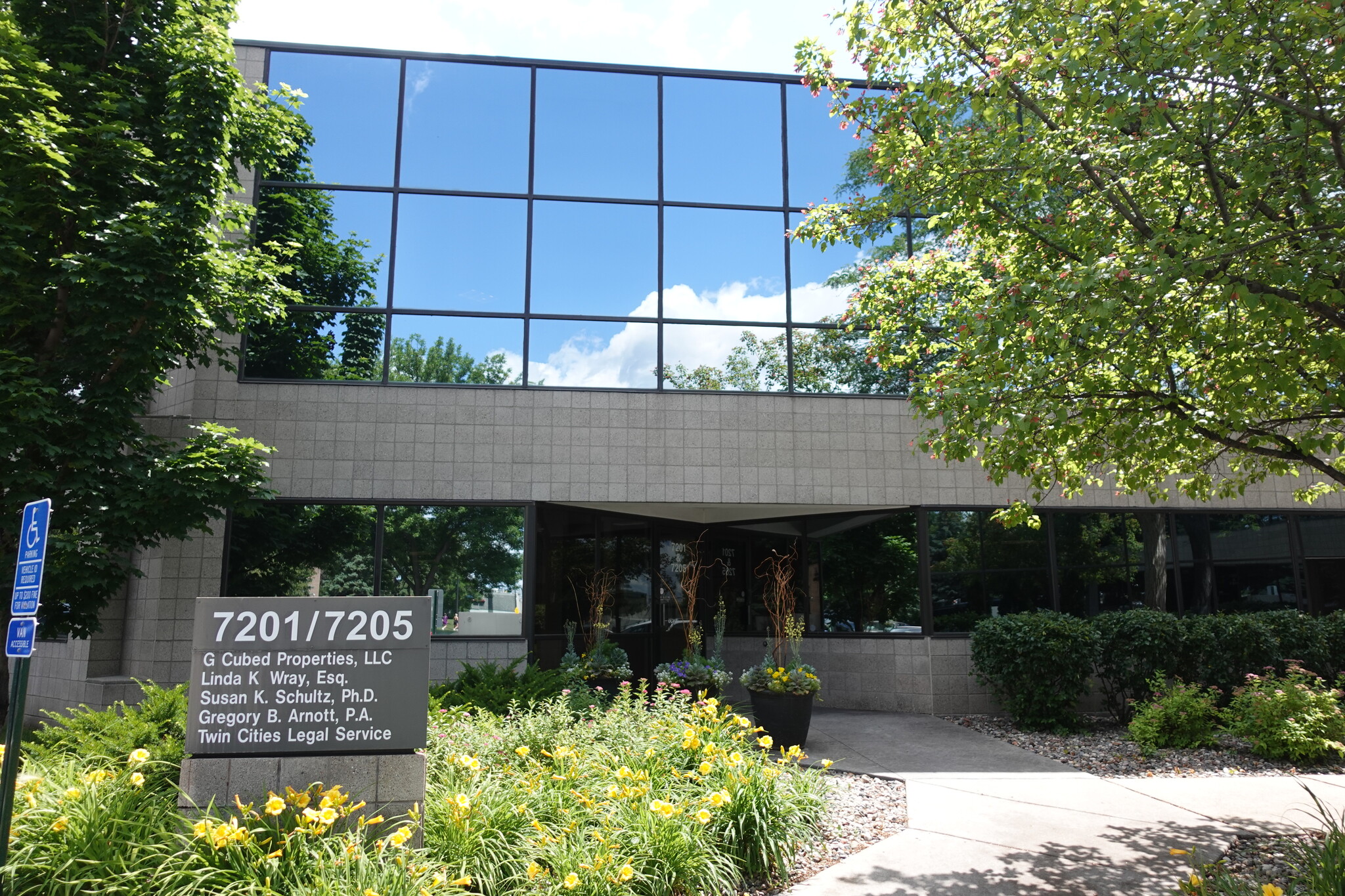 7201-7205 Ohms Ln, Minneapolis, MN for lease Building Photo- Image 1 of 20