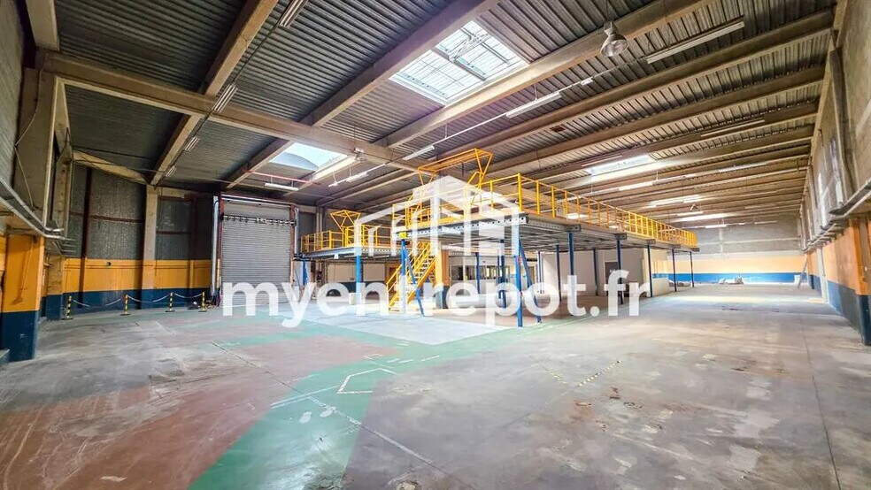 Flex dans Vitrolles à louer - Photo du bâtiment - Image 2 de 7