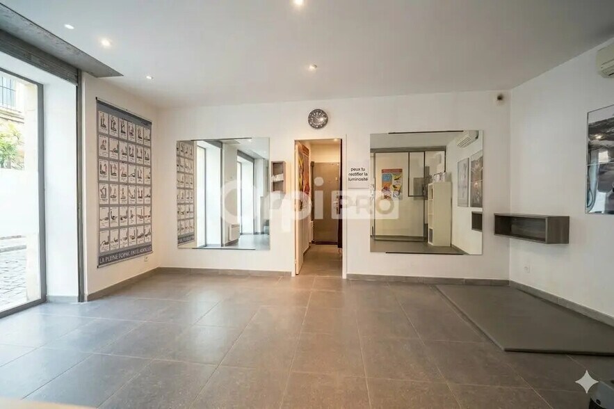 Office in Lyon for lease - Interior Photo - Image 3 of 5