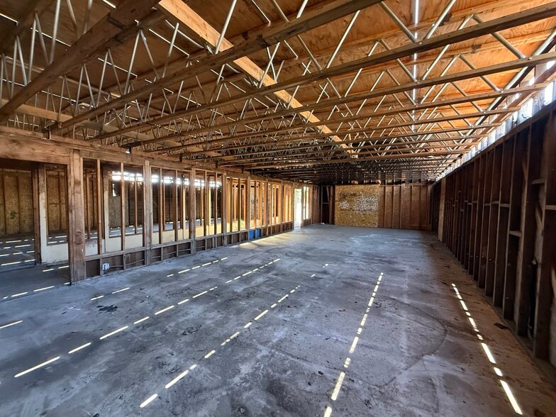 546 W Shields Ave, Fresno, CA for sale - Building Photo - Image 3 of 8