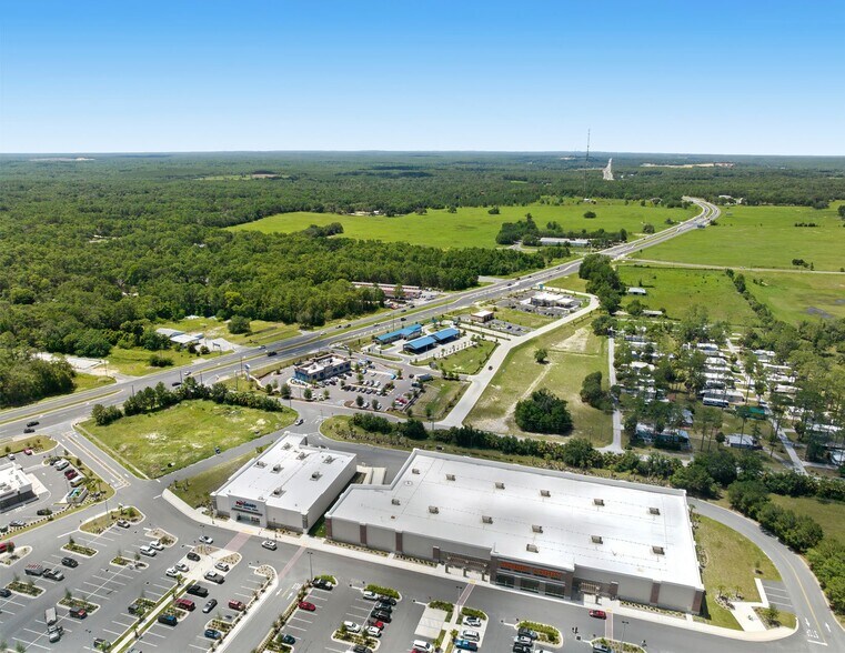 1684 N Lecanto Hwy, Lecanto, FL à vendre - Photo du bâtiment - Image 2 de 12