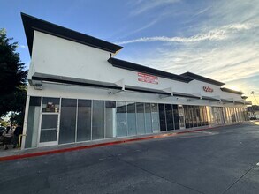 1075 N Western Ave, Los Angeles, CA for lease Interior Photo- Image 1 of 4