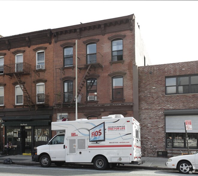 430 Union Ave, Brooklyn, NY for sale - Primary Photo - Image 1 of 2