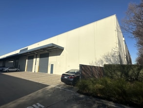 89 Cook St, Port Melbourne for lease Building Photo- Image 1 of 5
