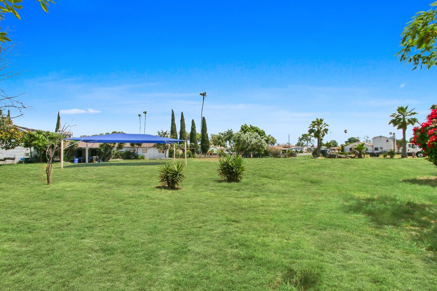 109 S Aprilia Ave, Compton, CA à vendre - Photo du bâtiment - Image 3 de 67