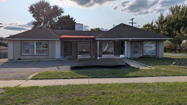 More details for 6985 N Merriman Rd, Garden City, MI - Retail for Sale