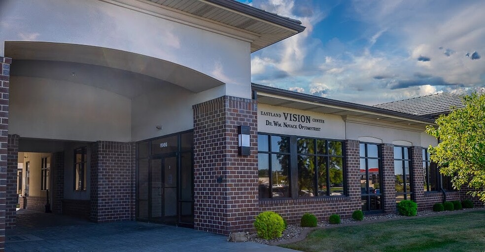 19049 E Valley View Pkwy, Independence, MO for lease - Building Photo - Image 1 of 3