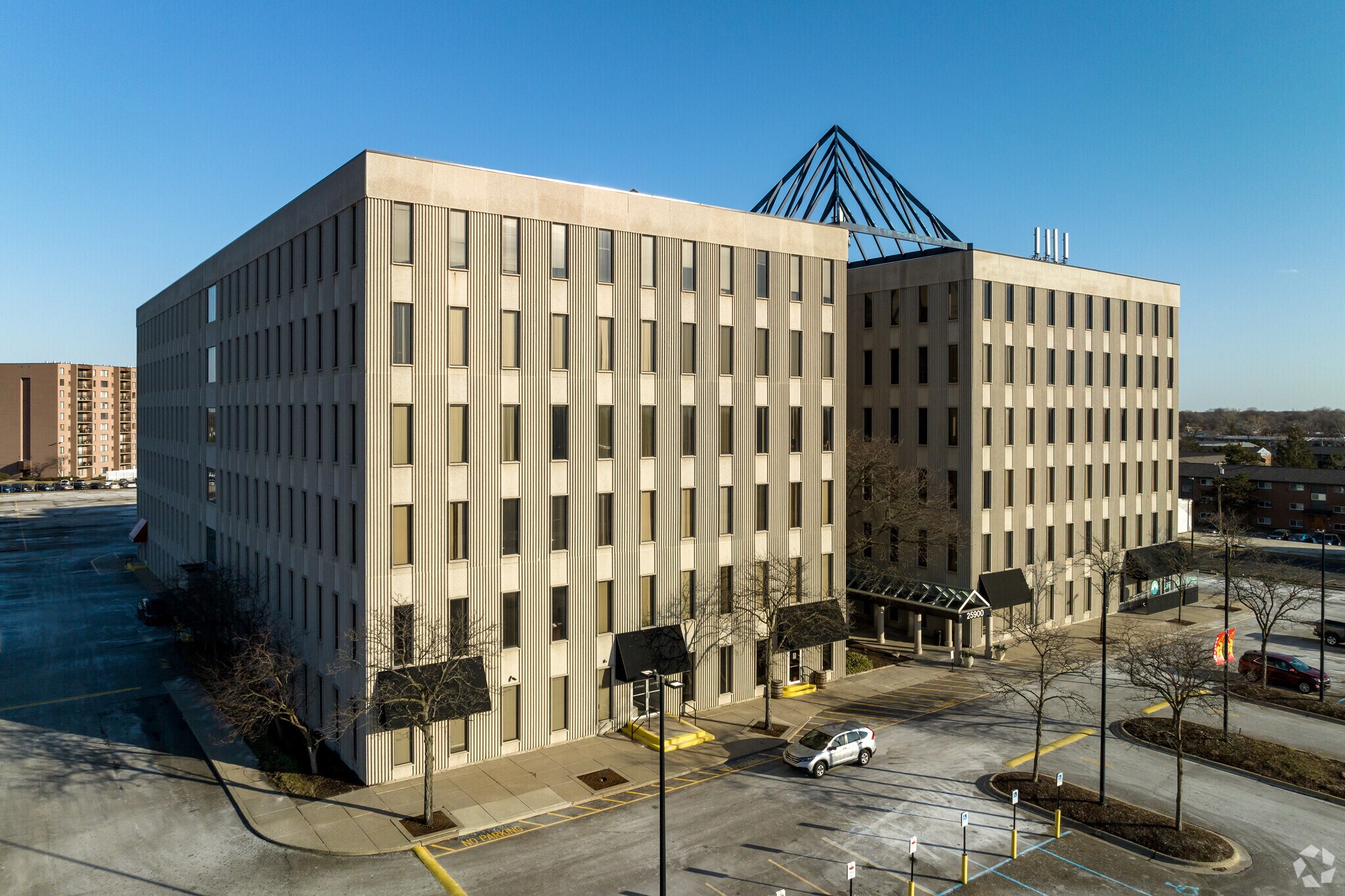 25900 Greenfield Rd, Oak Park, MI à louer Photo du bâtiment- Image 1 de 23