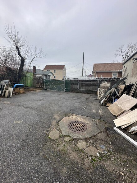 421 Doughty Blvd, Inwood, NY for lease - Building Photo - Image 1 of 3