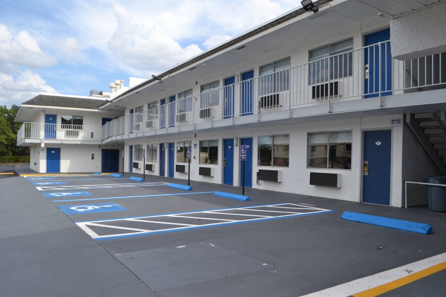 10885 Harts Rd, Jacksonville, FL for sale - Building Photo - Image 3 of 17