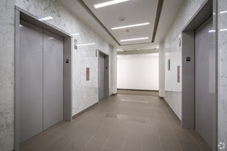 2100 Travis St, Houston, TX for lease Interior Photo- Image 2 of 5