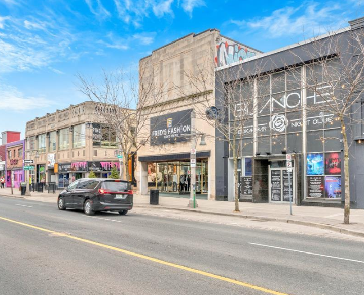 493 Ouellette Ave, Windsor, ON à vendre - Photo du bâtiment - Image 3 de 12