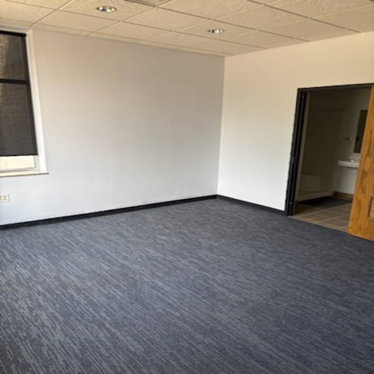 12777 Abbey Rd, North Royalton, OH for lease Interior Photo- Image 1 of 5