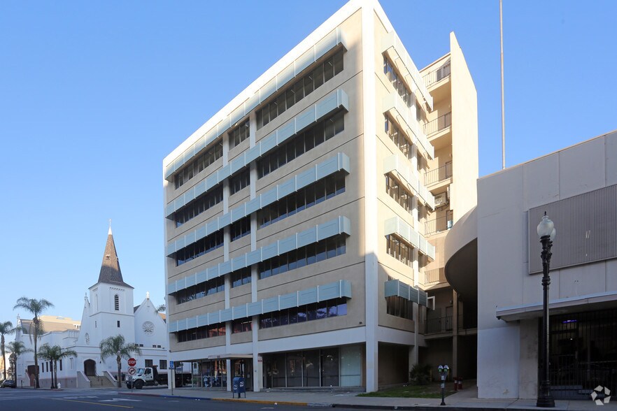 515 N Sycamore St, Santa Ana, CA à louer - Photo du bâtiment - Image 2 de 13