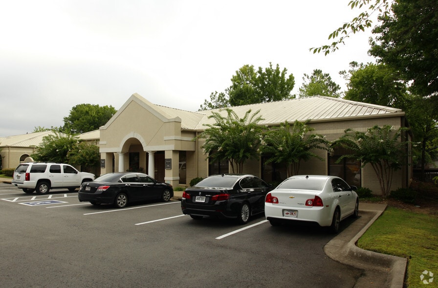 11809 Hinson Rd, Little Rock, AR for lease - Building Photo - Image 2 of 3