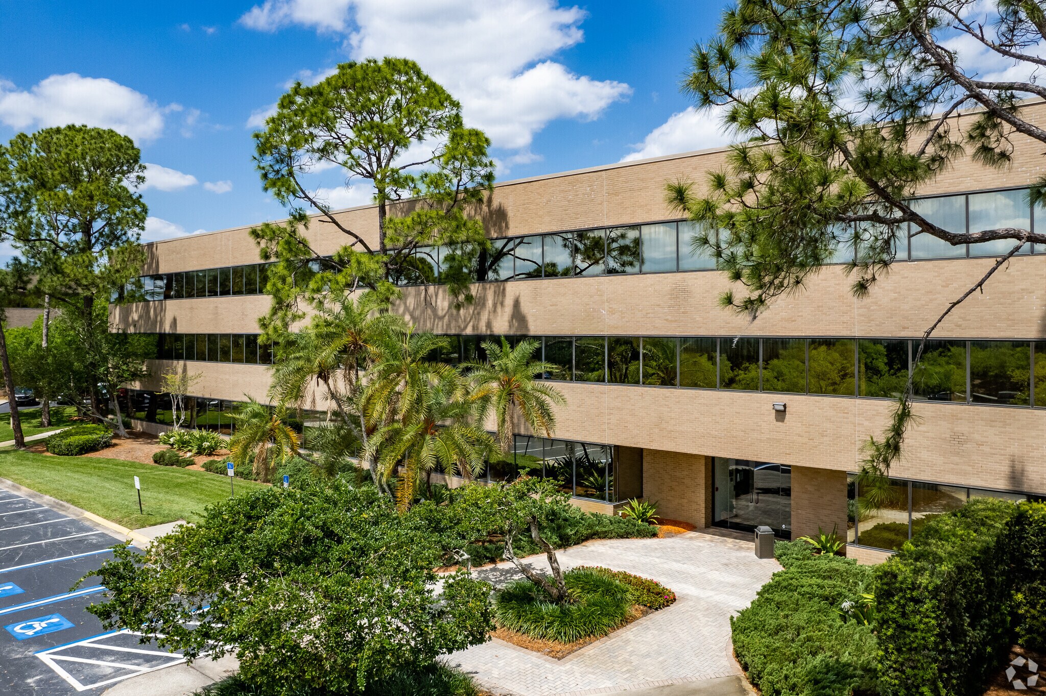 2400 Maitland Center Pky, Maitland, FL à louer Photo du bâtiment- Image 1 de 12
