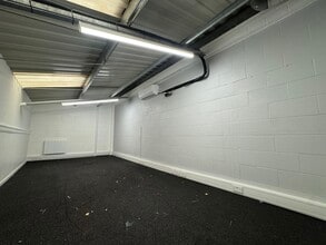 861-874 Plymouth Rd, Slough for lease Interior Photo- Image 2 of 4