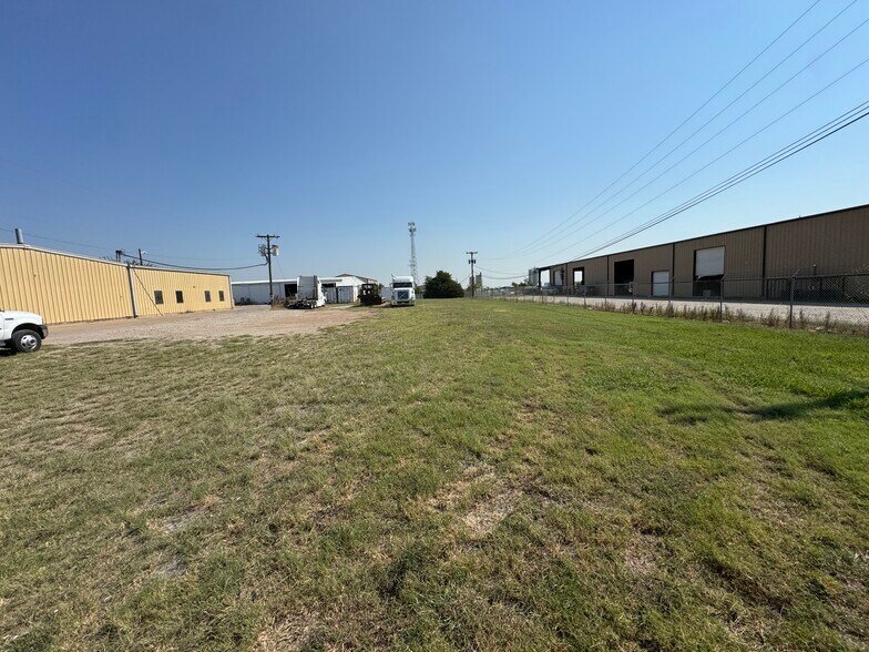 1600 S Interstate Highway 45, Hutchins, TX à vendre - Photo du bâtiment - Image 3 de 19