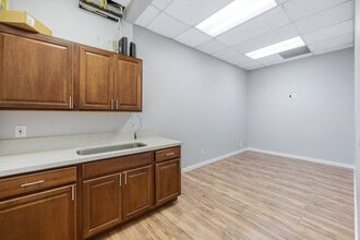 19100 Ventura Blvd, Tarzana, CA for lease Interior Photo- Image 2 of 6