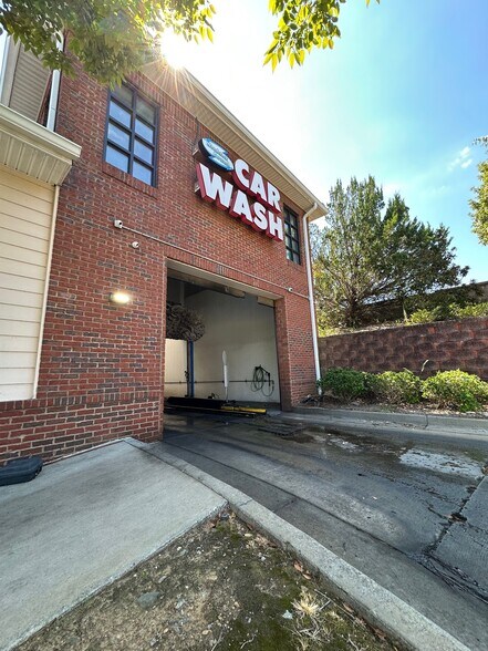 12176 Highway 92, Woodstock, GA à vendre - Photo du bâtiment - Image 1 de 11