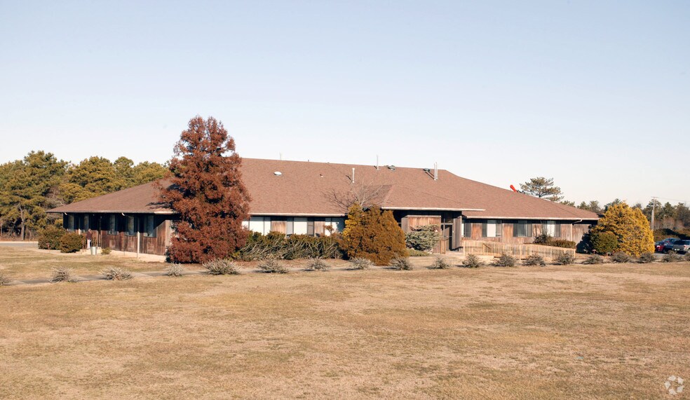 5 Airport Rd, Lakewood, NJ à louer - Photo du bâtiment - Image 2 de 2