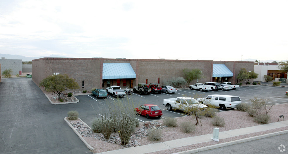 4351-4357 S Santa Rita Ave, Tucson, AZ for lease - Building Photo - Image 2 of 4