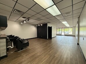 2118 Veterans Dr, Saint Cloud, MN for lease Interior Photo- Image 2 of 3