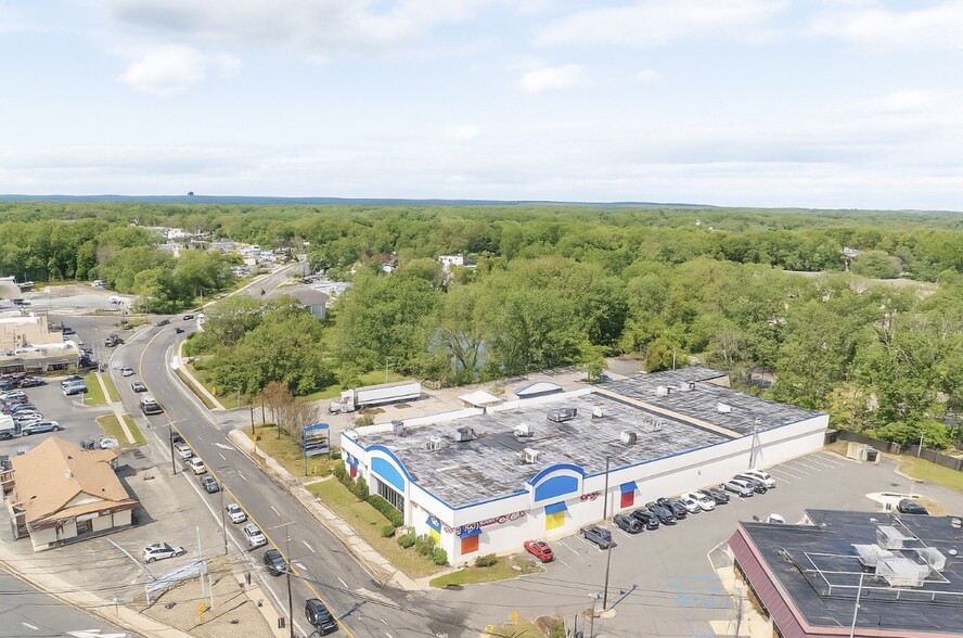 2257 Route 112, Coram, NY for lease - Building Photo - Image 1 of 10