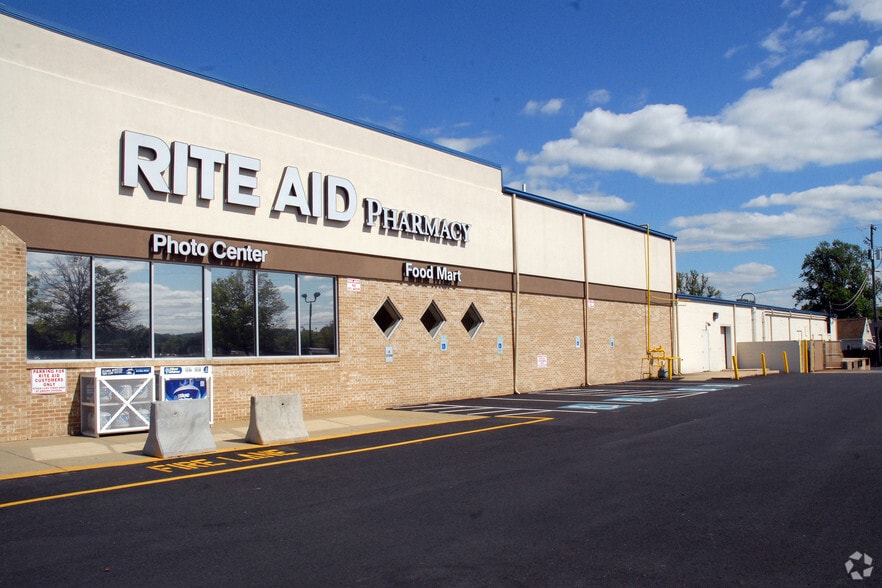 500 E Lancaster Ave, Reading, PA for lease - Building Photo - Image 2 of 4