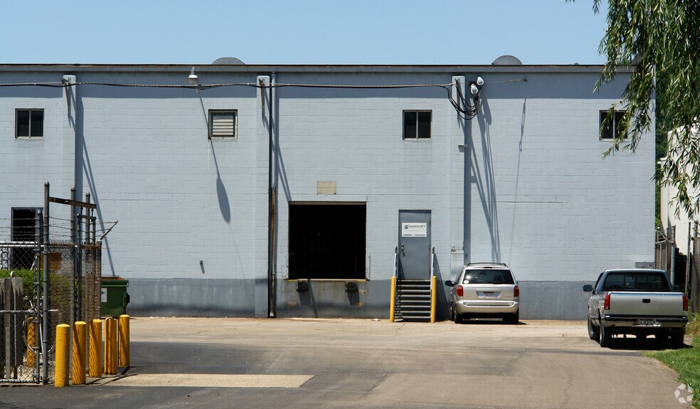 4200 1st Ave, Nitro, WV à vendre - Photo du bâtiment - Image 3 de 9